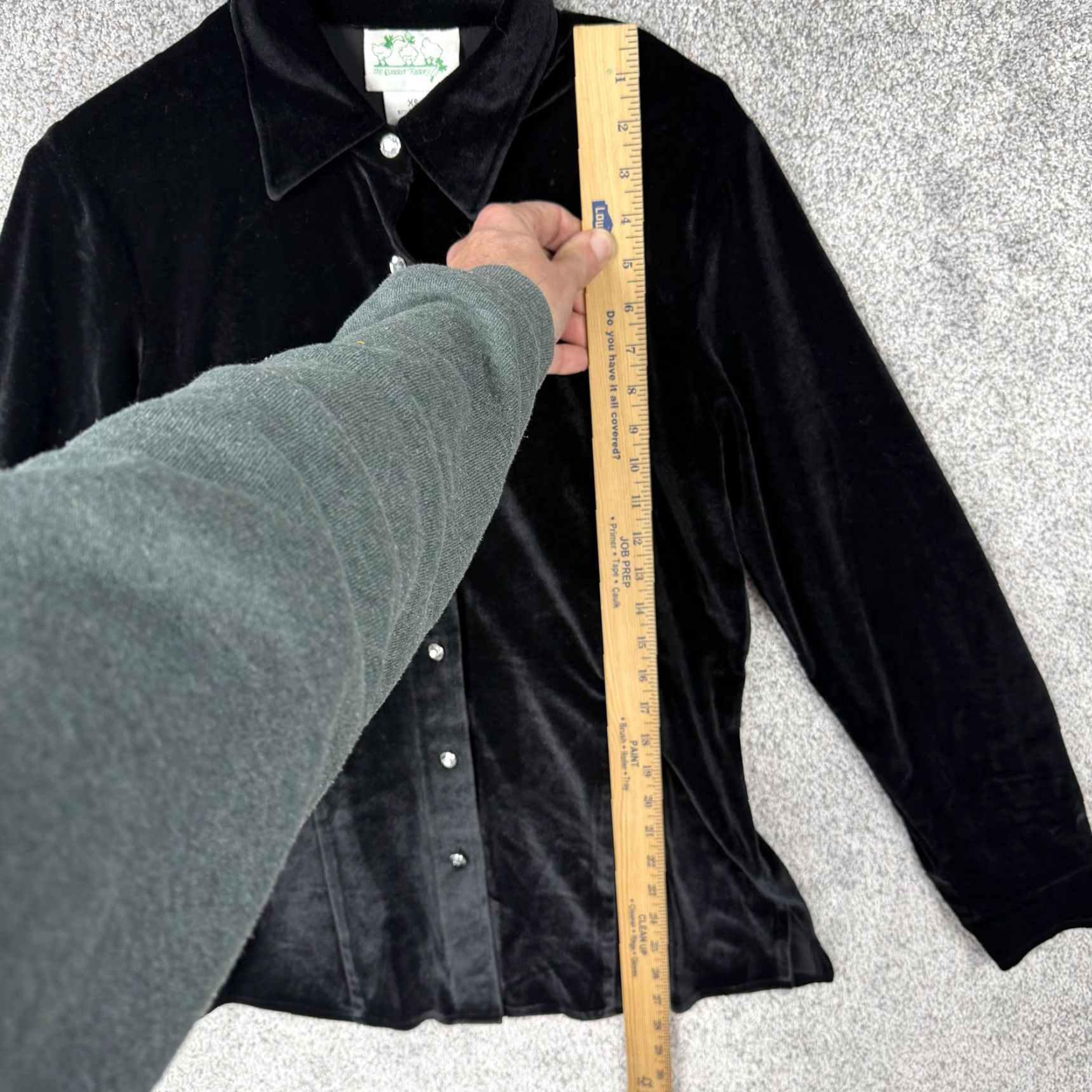 Quacker Factory VINTAGE Quacker Factory Blouse Womens XS Black Velour Button Up Whimsigoth Size XS / US 0-2 / IT 36-38 - 2 Thumbnail