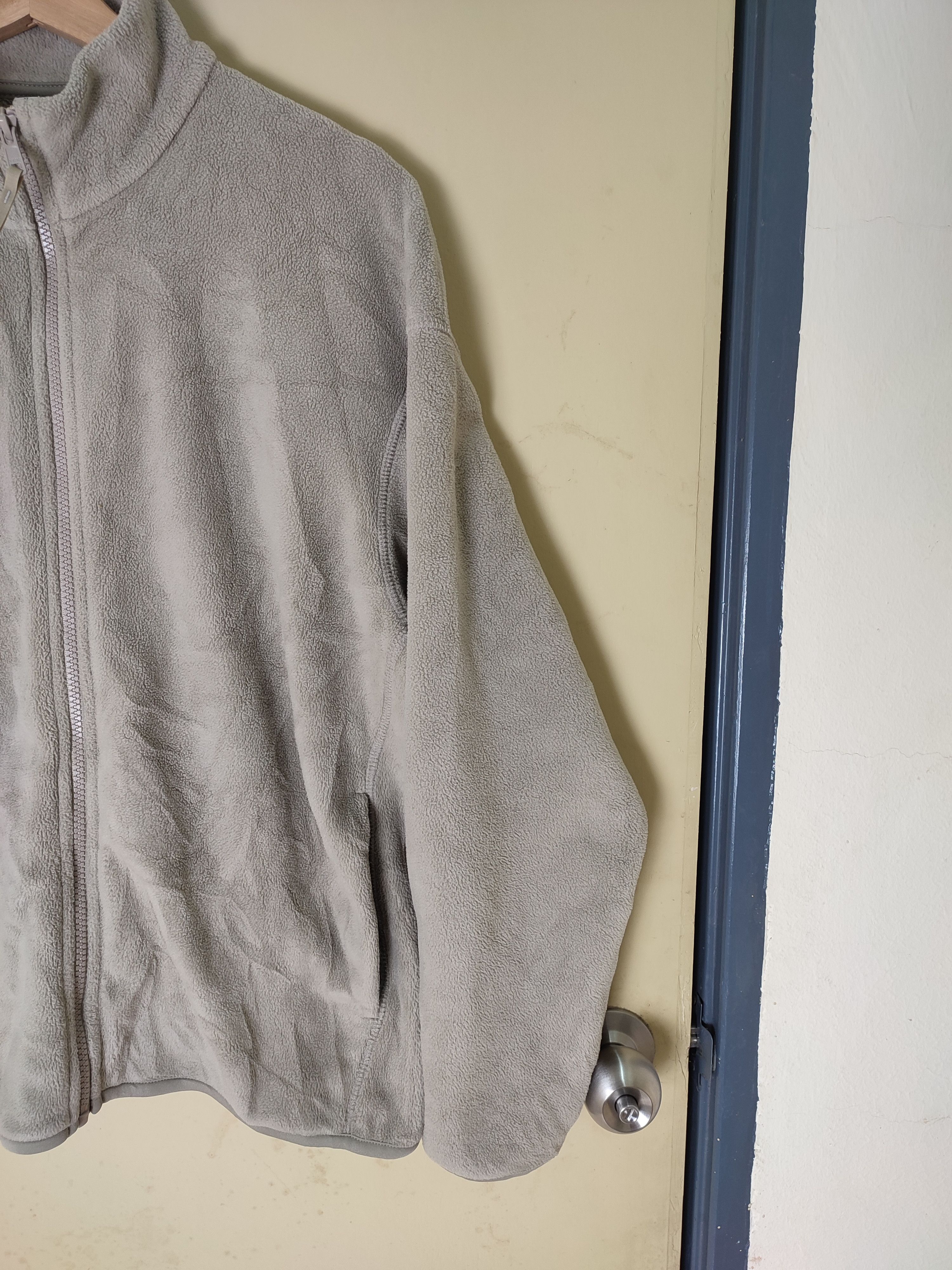Uniqlo Uniqlo Fleece Zip Up Jackets Size US L / EU 52-54 / 3 - 4 Thumbnail