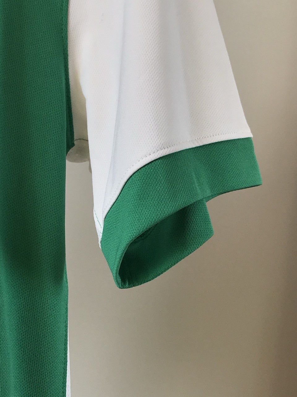 Nike Nike Werder Bremen 2015/16 Home Football Shirt Soccer Jersey Size US S / EU 44-46 / 1 - 10 Thumbnail