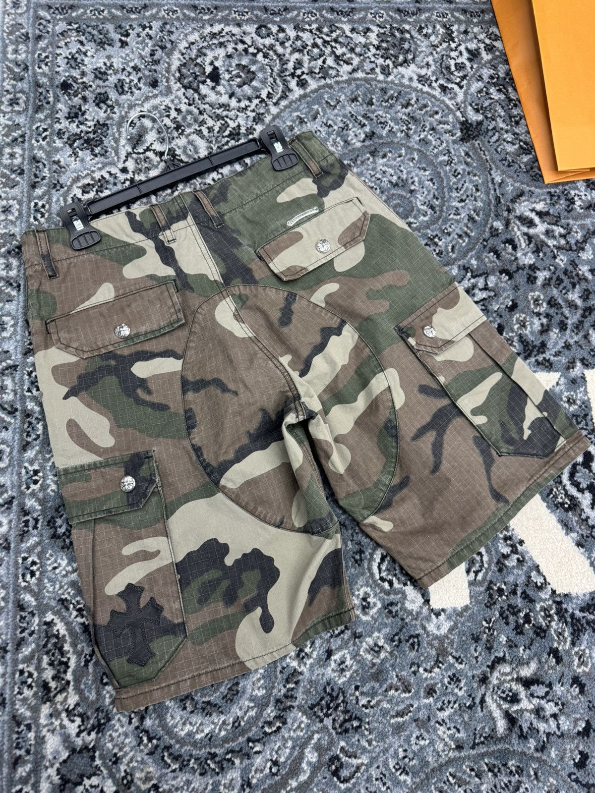 Chrome Hearts Chrome hearts Camo cargo shorts with patch Size US 31 - 4 Thumbnail