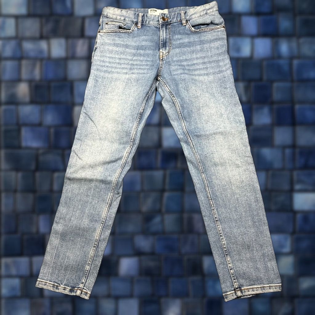 Bershka Bershka Jeans Mens 32 Slim Denim Light Blue 5-Pocket Pockets Zipper Cotton Blend Straight Rise Mid 10-12 Inseam 29 In Jeans Boys Mens Womens Size US 32 / EU 48 - 1 Thumbnail