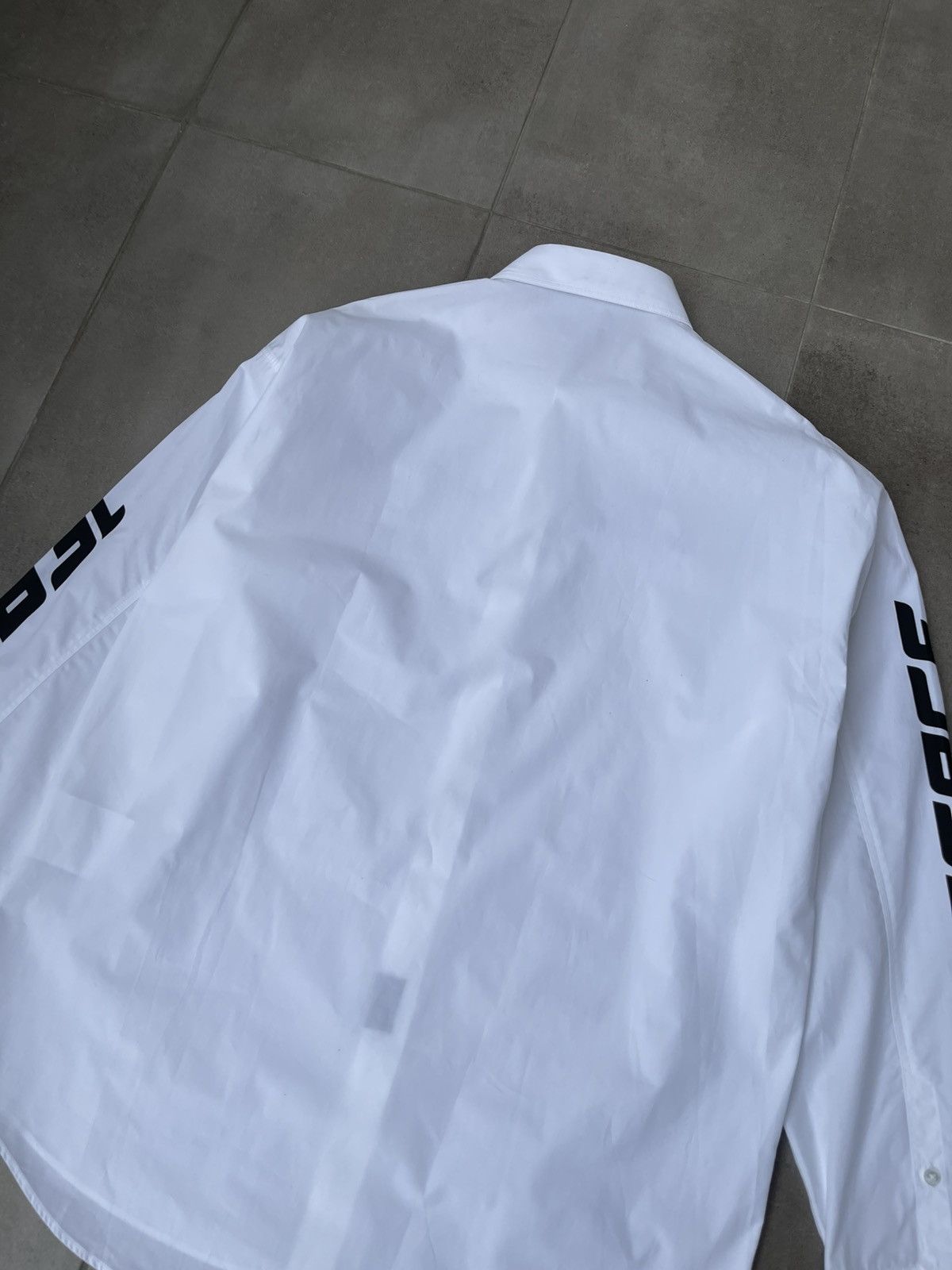 Versace !DS! SS23 Versace Logo Oversized White Shirt Size US M / EU 48-50 / 2 - 18 Thumbnail