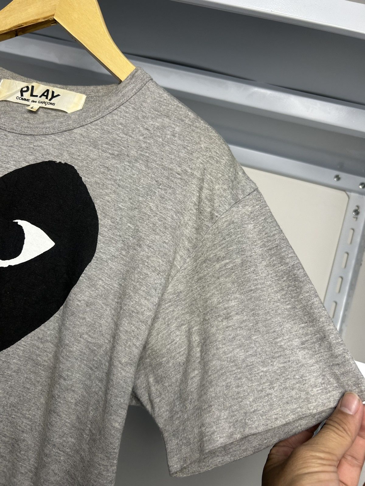 Comme des Garcons Comme Des Garcons Play Logo-Print Tshirt Size US L / EU 52-54 / 3 - 5 Thumbnail