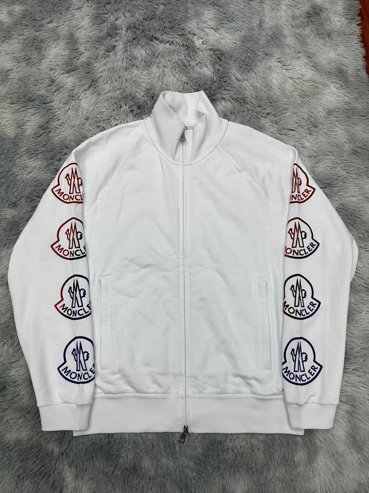 Moncler Moncler gradient flocked patch jacket XL Size US XL / EU 56 / 4 - 1 Thumbnail