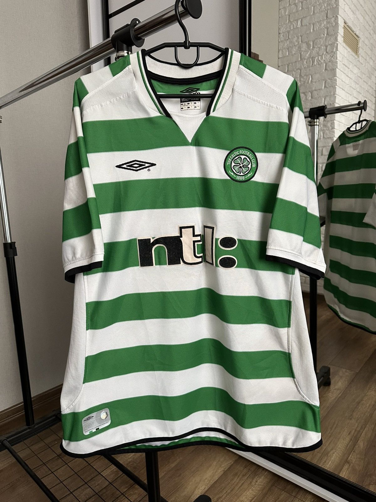 Umbro 2002/2003 Umbro Celtic FC Soccer Jersey T-Shirt Vintage Size US XL / EU 56 / 4 - 3 Thumbnail
