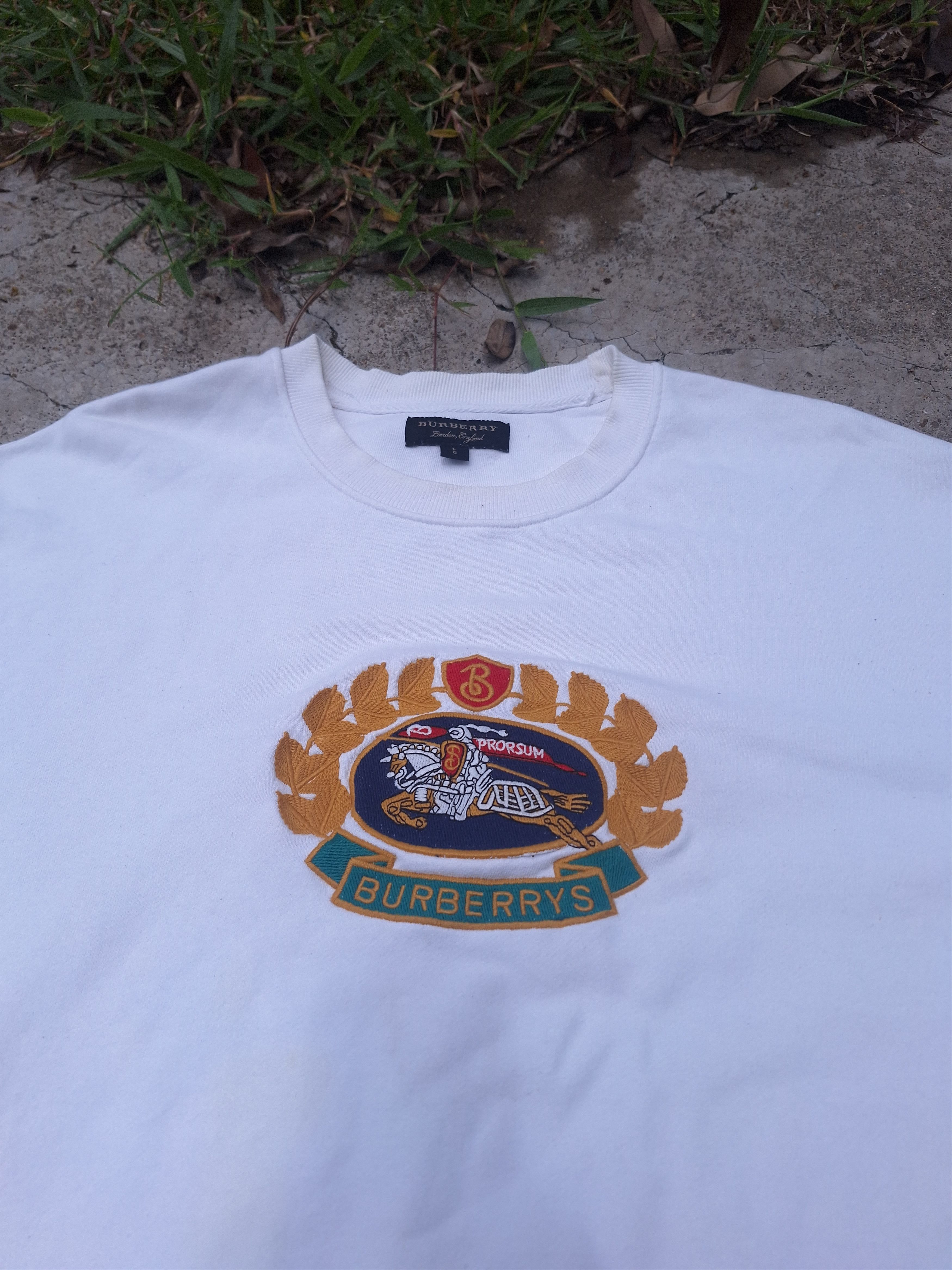 Burberry Burberry Embroidered Logo Sweatshirt Size US L / EU 52-54 / 3 - 3 Thumbnail