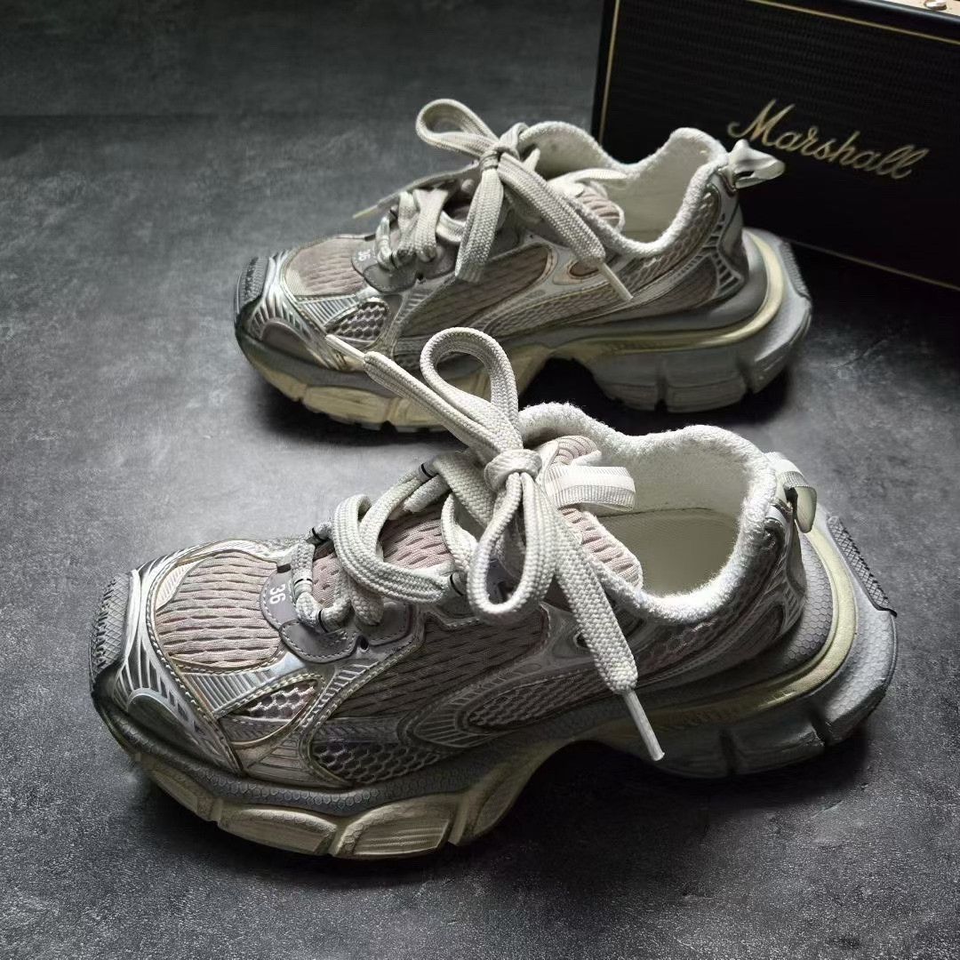 Balenciaga Balenciaga Beige Lowtop Sneakers XXXL Women Size US 8 / IT 38 - 1 Thumbnail