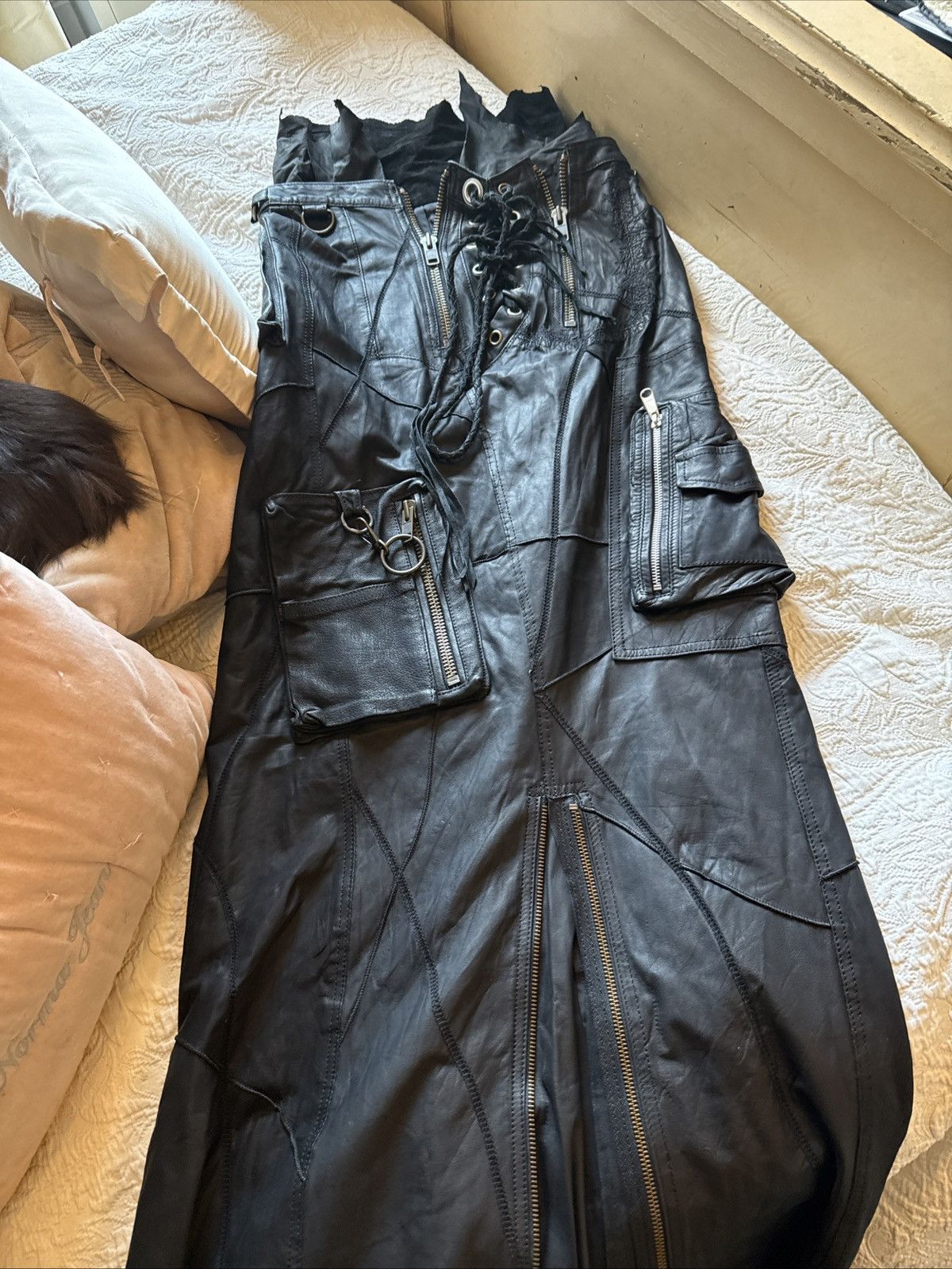 Le Grande Bleu (L.G.B.) Black leather cargo skirt Size 27" / US 4 / IT 40 - 8 Thumbnail