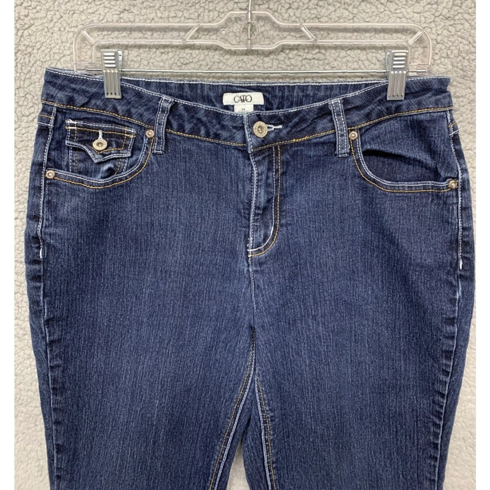 Vintage Cato Denim Capri's Size 14 Woman’s Crop Blue Jeans 32" x 16" Jeans Capri Women Blue 14 Mens? Size 36" / US 14 / IT 50 - 3 Thumbnail
