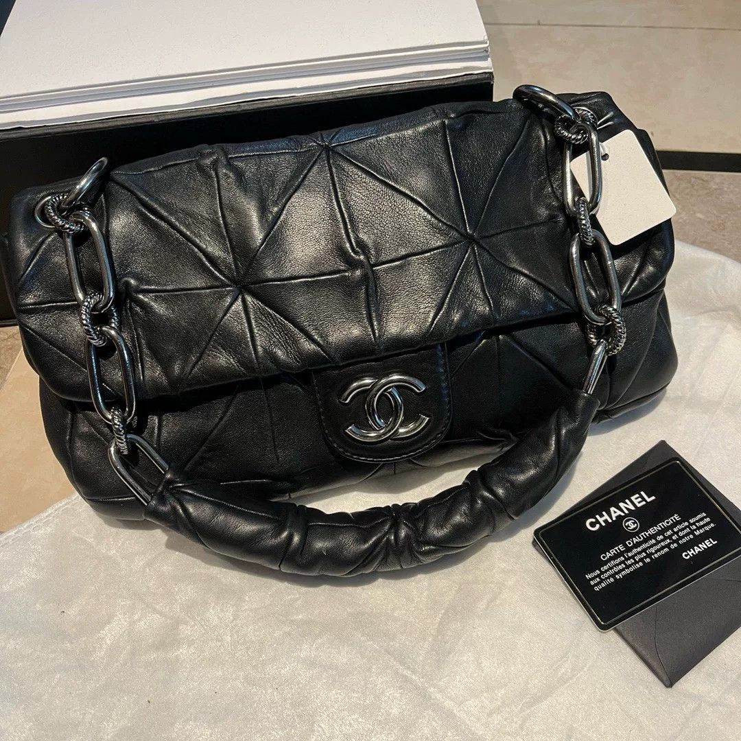 Chanel Pre-loved Bag Very good condition Size ONE SIZE - 1 Thumbnail