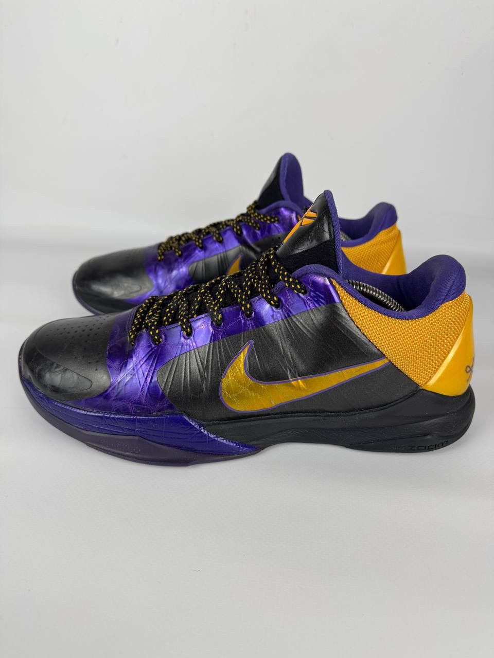 Nike Nike Kobe 5 Og Lakers Away 2010 Size US 11.5 / EU 44-45 - 2 Thumbnail