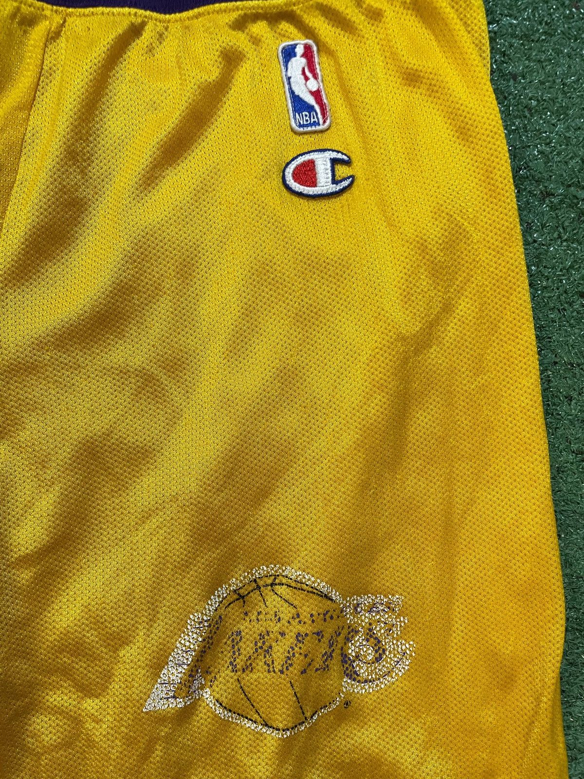 Champion Vintage 1990s Los Angeles Lakers champion shorts Size US 36 / EU 52 - 3 Thumbnail