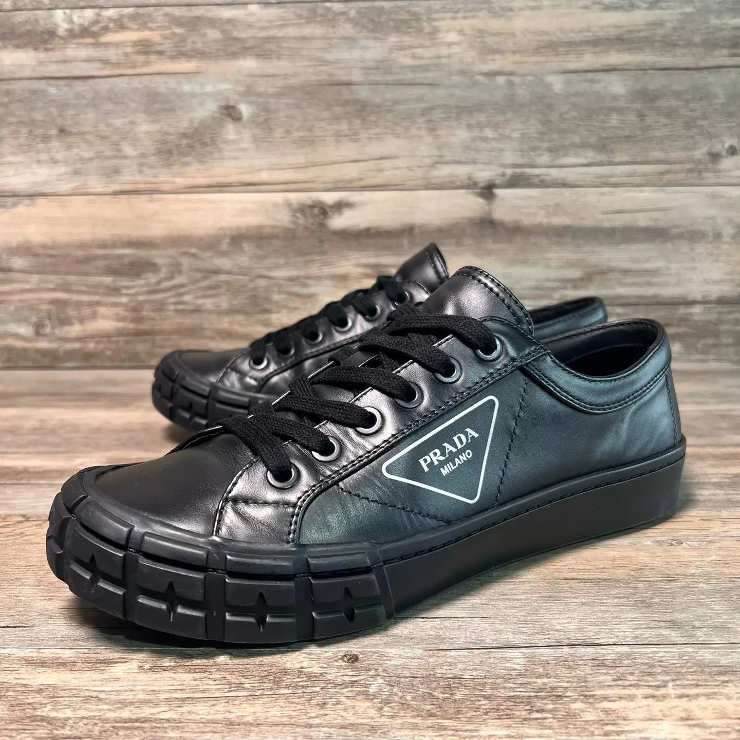 Prada Prada shoes sneakers y2k archive avant garde rétro 2000s 00s