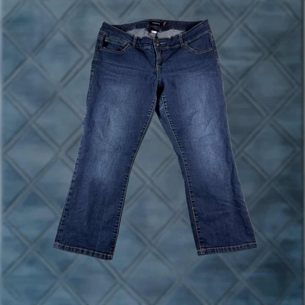 Torrid Torrid Jeans Women Straight Leg Fit Size 12R Medium Wash Vintage Stretch Jeans Size 34" / US 12 / IT 48 - 1 Thumbnail