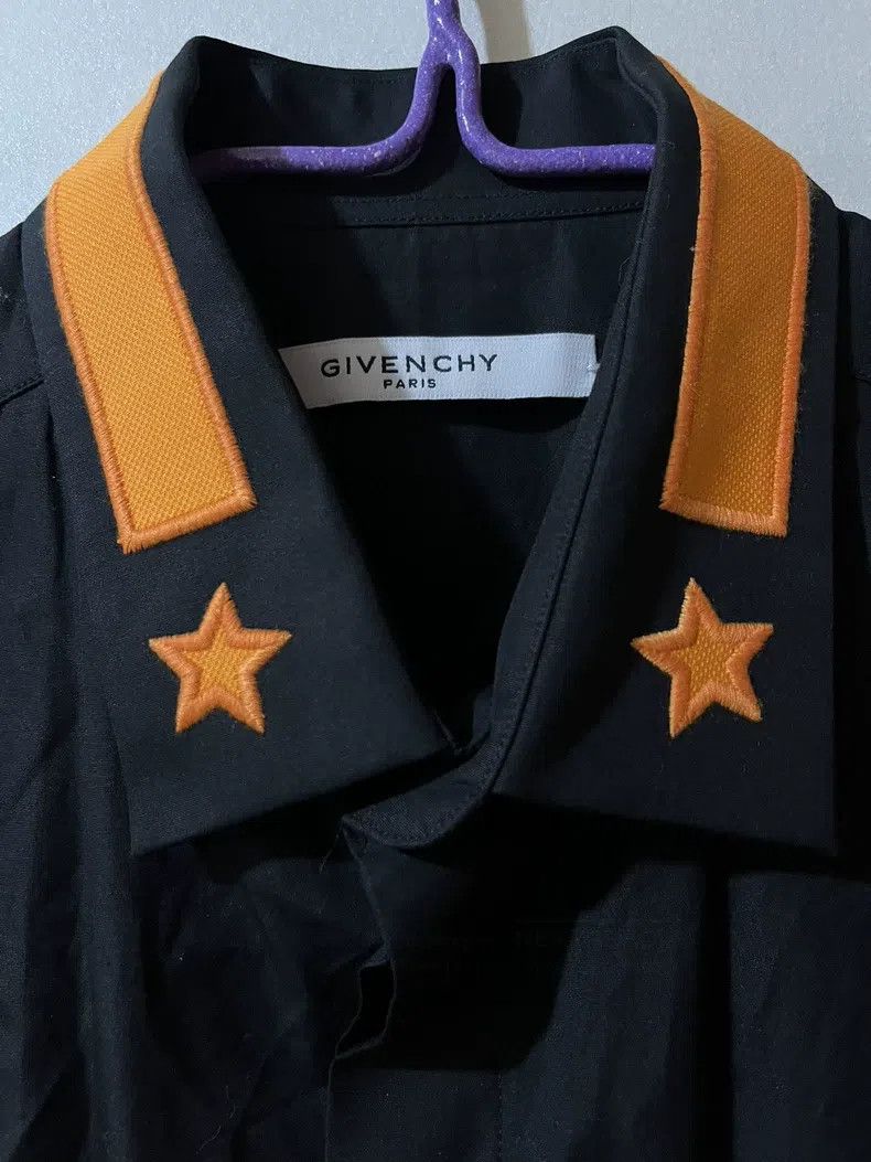 Givenchy Givenchy size F Classic Black Star Pattern Shirt Size US S / EU 44-46 / 1 - 3 Thumbnail