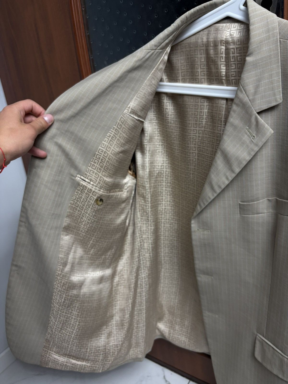 Givenchy Givenchy Vintage Authentic Beige Pinstripe Wool Blazer Size 42R - 7 Thumbnail
