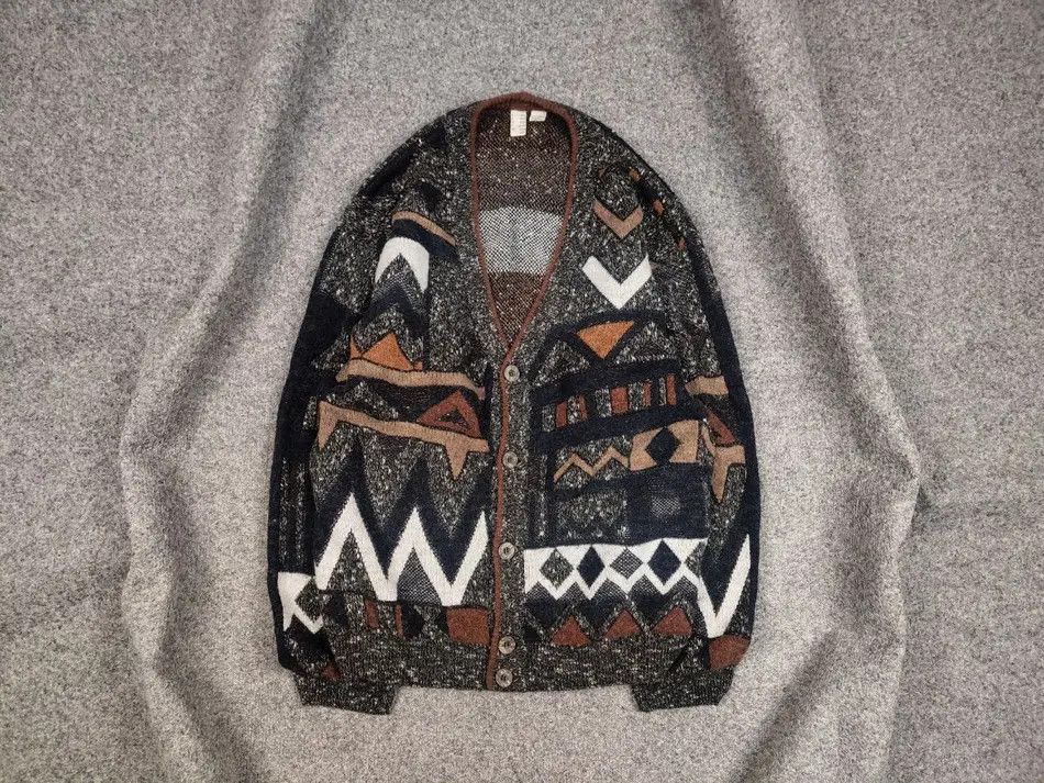 Japanese Brand Vintage 90's Japanese Style Knit Art Gray Pattern Cardigan Size US L / EU 52-54 / 3 - 1 Thumbnail