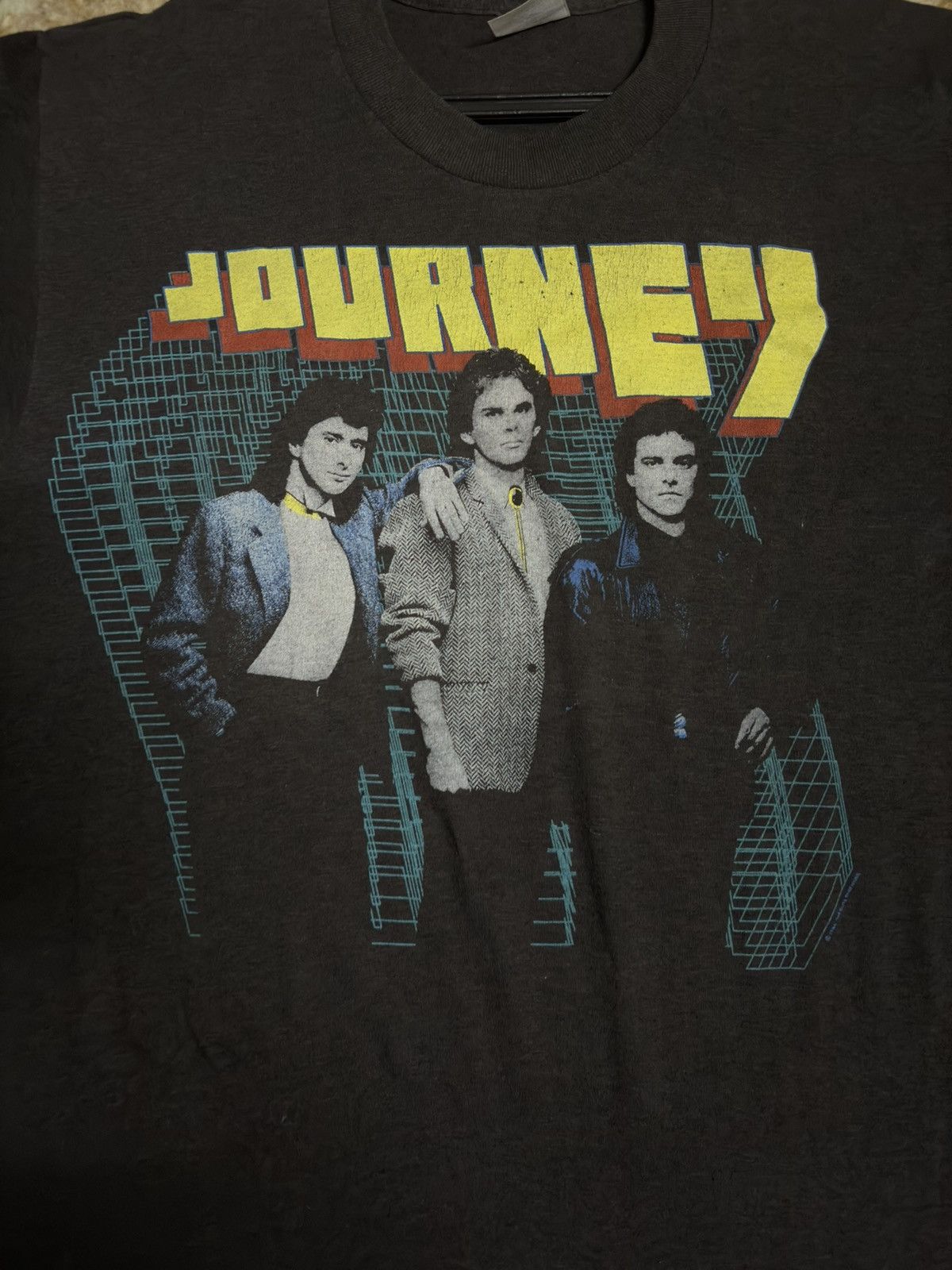 Band Tees Vintage 80s Journey Raised on Radio Albumt Tour 1986 T Shirt Size US L / EU 52-54 / 3 - 2 Thumbnail