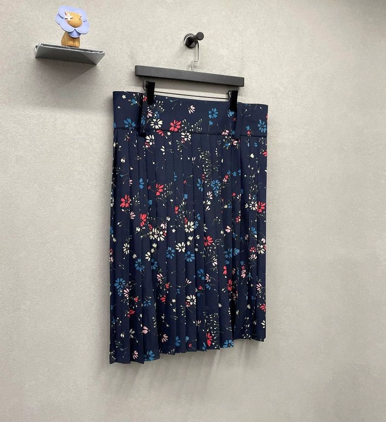 Balenciaga Balenciaga Navy Blue Floral Skirt Size 35" - 3 Thumbnail