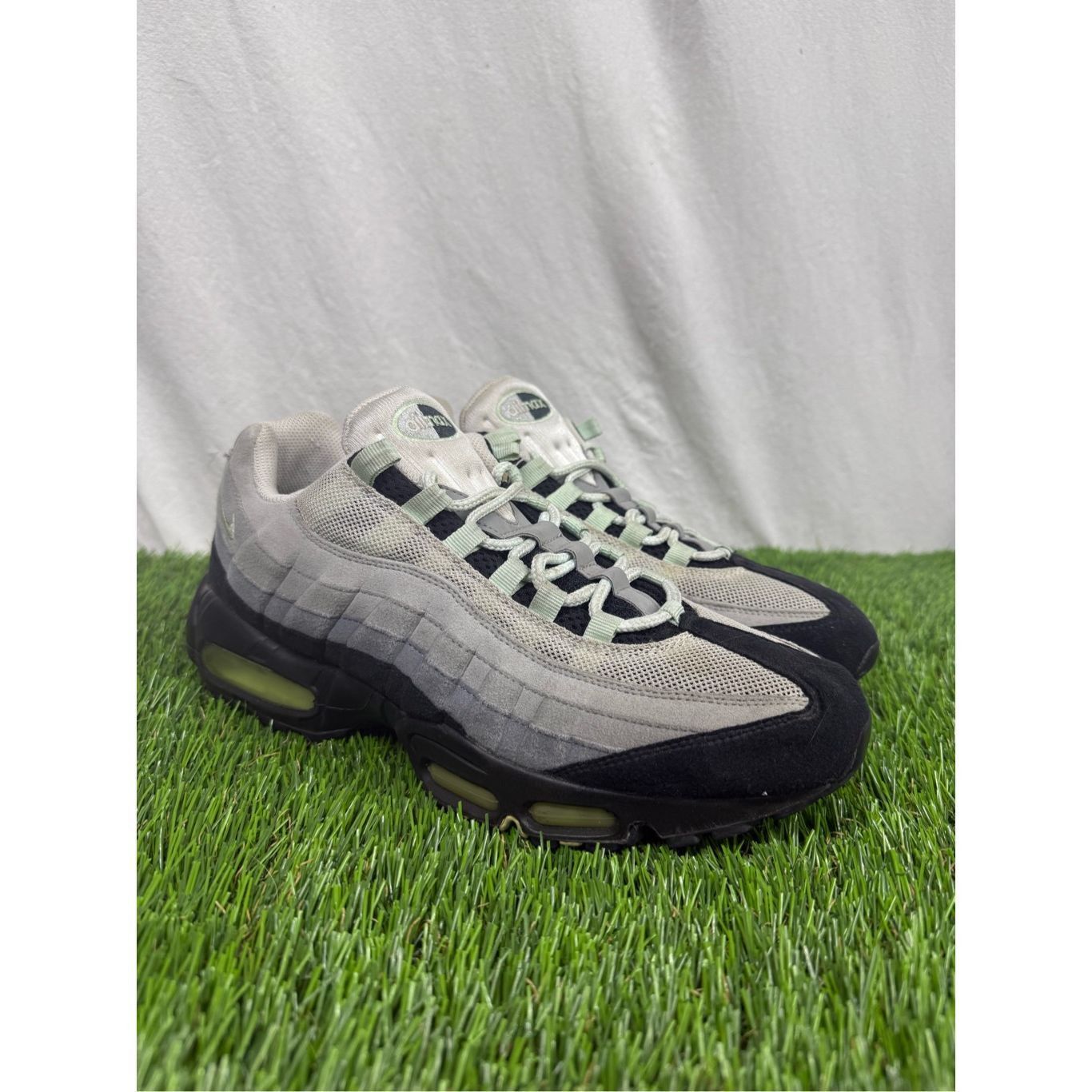 Nike Nike Air Max 95 Fresh Mint New Green White Neutral Grey Size Size US 10 / EU 43 - 1 Thumbnail