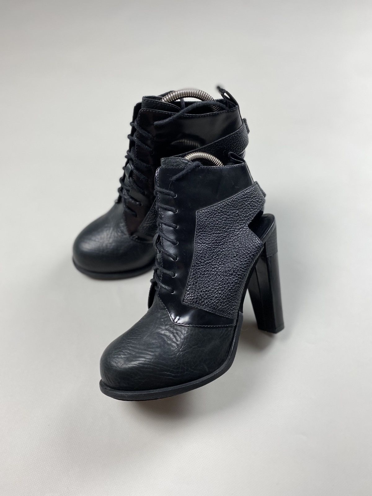 Alexander Wang Alexander Wang ladies leather ankle heeled boots size 39 Size US 9 / IT 39 - 15 Thumbnail