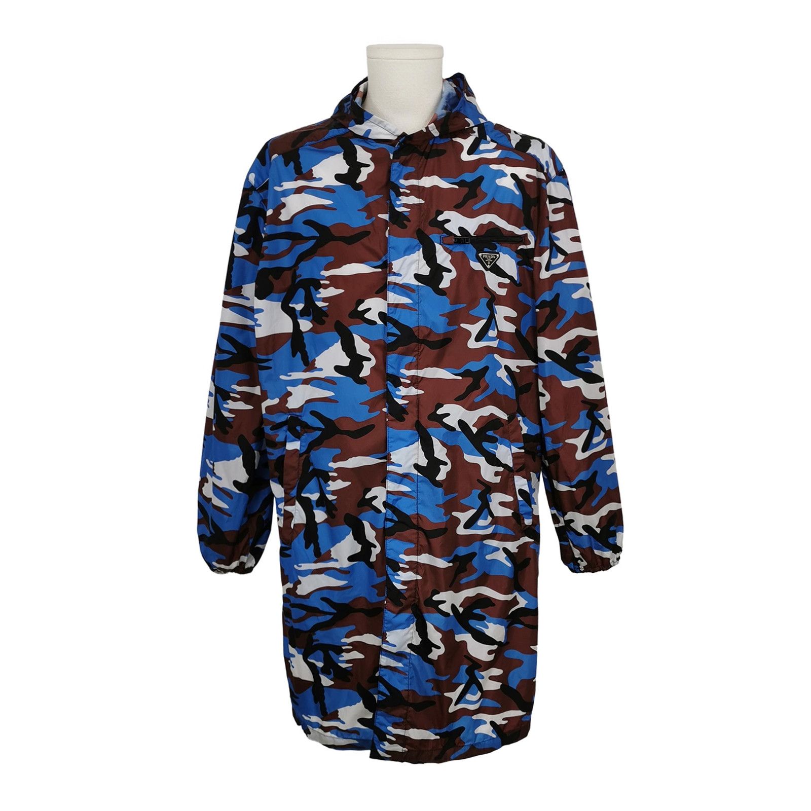 Prada Prada Camouflage Hooded Triangle Logo Raincoat Size US S / EU 44-46 / 1 - 1 Thumbnail