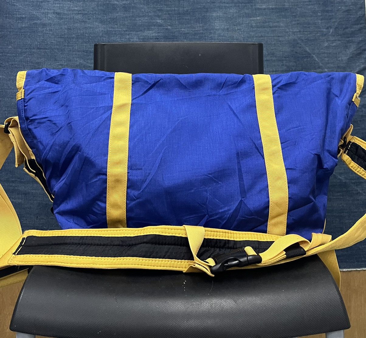 Gregory STRIKING COLOR GREGORY MESSENGER BAG Size ONE SIZE - 2 Thumbnail