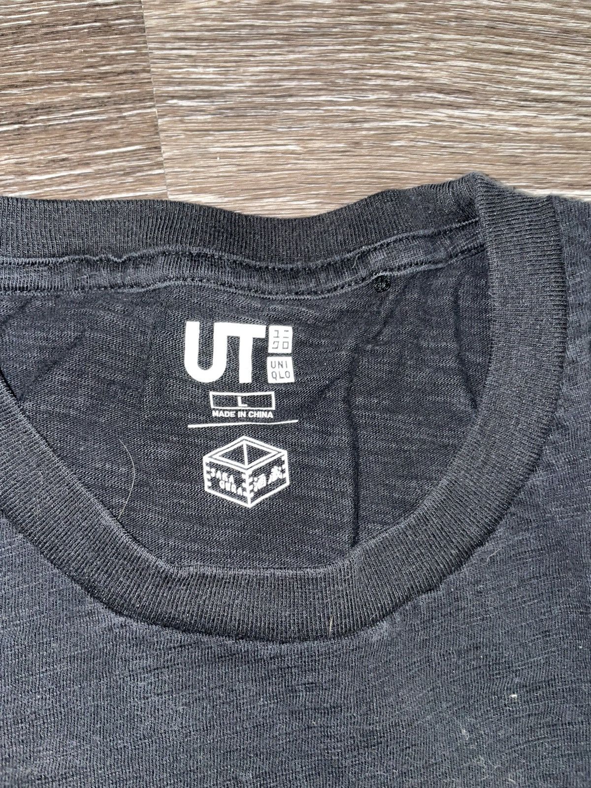 Uniqlo Uniqlo x Sakagura Sake Tee Size US L / EU 52-54 / 3 - 3 Thumbnail