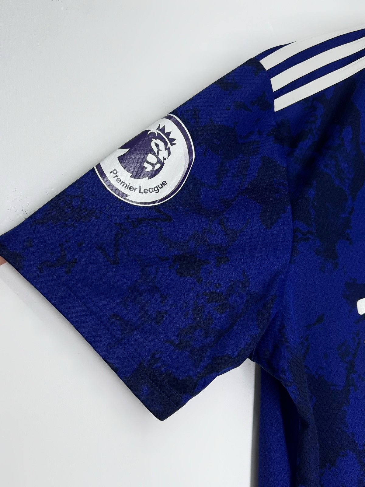 Adidas Adidas Leeds United 2021/22 Away Football Shirt Size US L / EU 52-54 / 3 - 4 Thumbnail