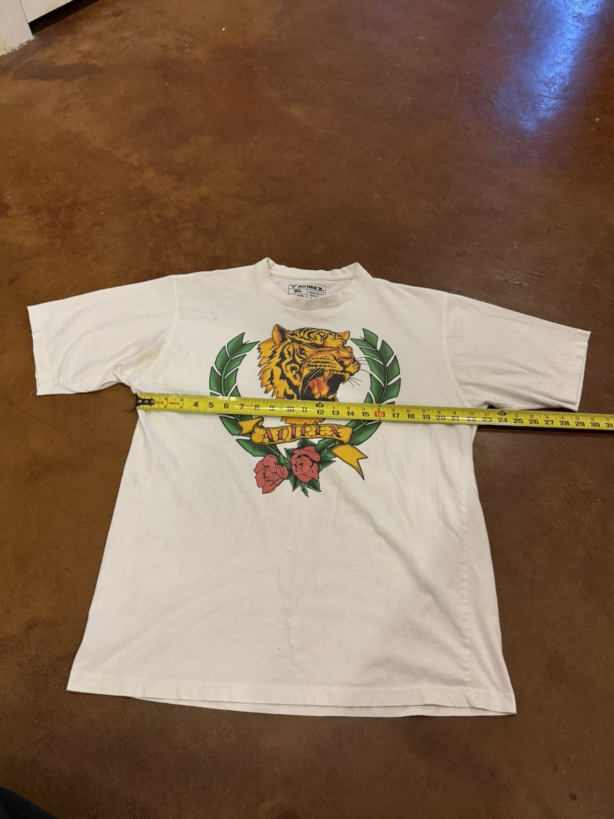 Avirex AVIREX tiger graphic tee XL white y2k rhinestone stud crest Size US XL / EU 56 / 4 - 9 Thumbnail