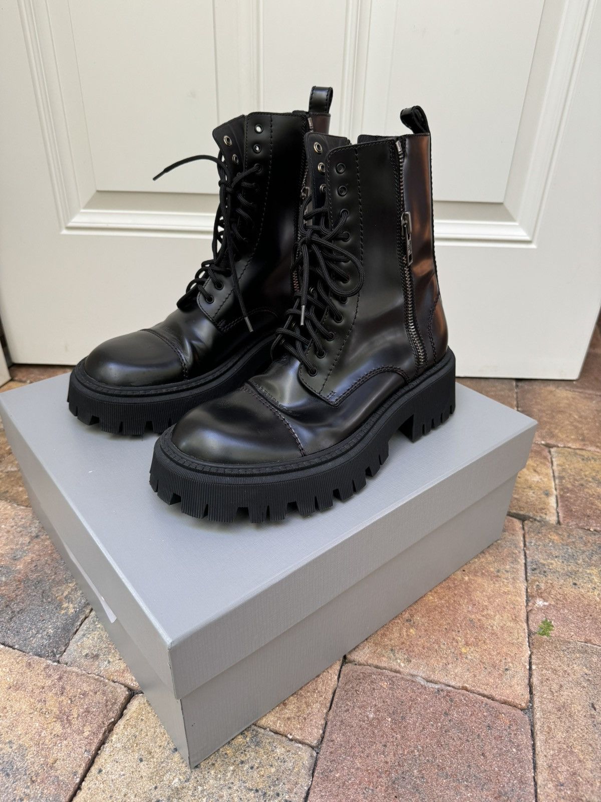 Balenciaga fashion zip boots