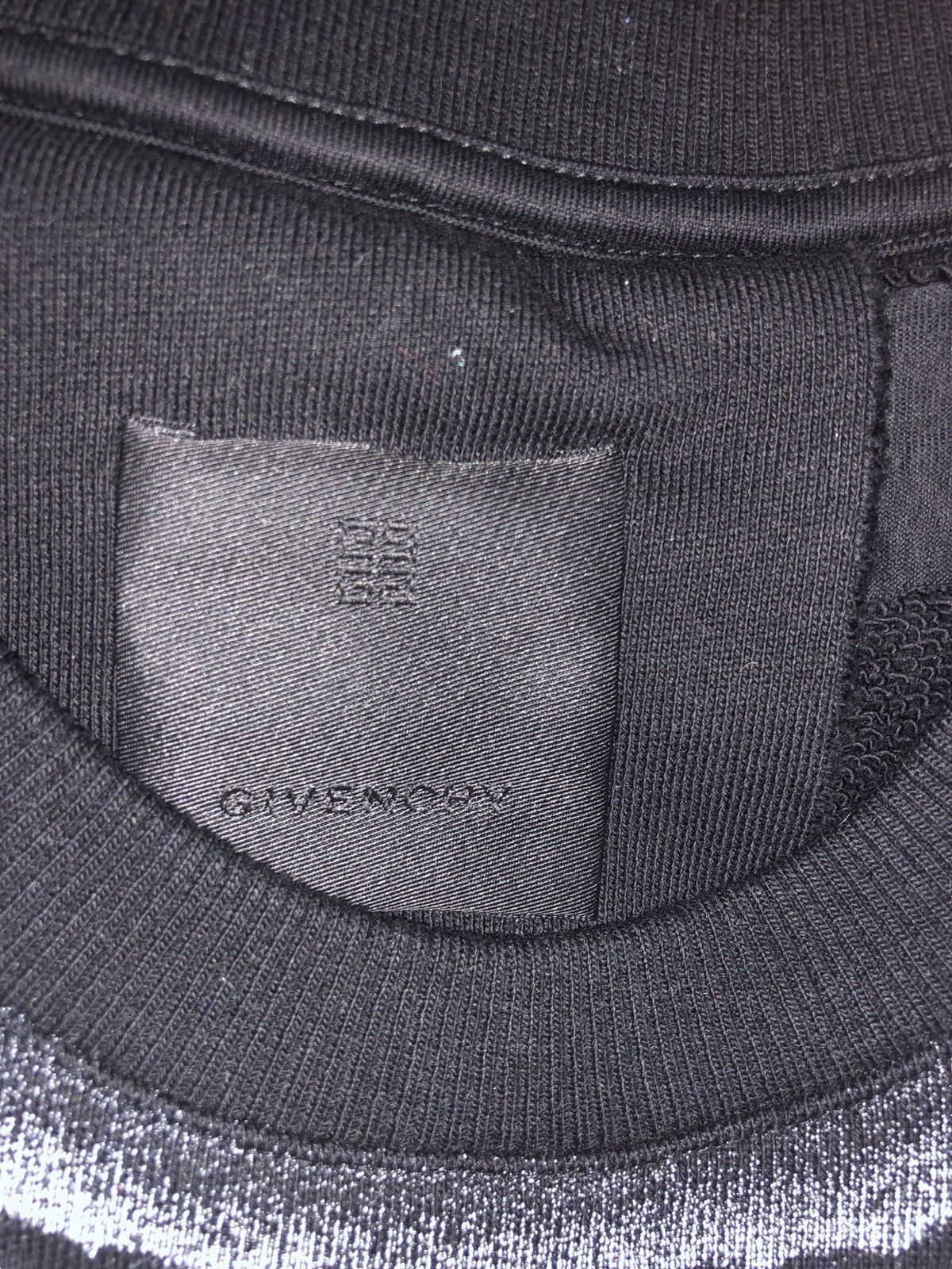 Givenchy Givenchy Tag Effect Embossed Chain Collar Sweatshirt Size US S / EU 44-46 / 1 - 10 Thumbnail