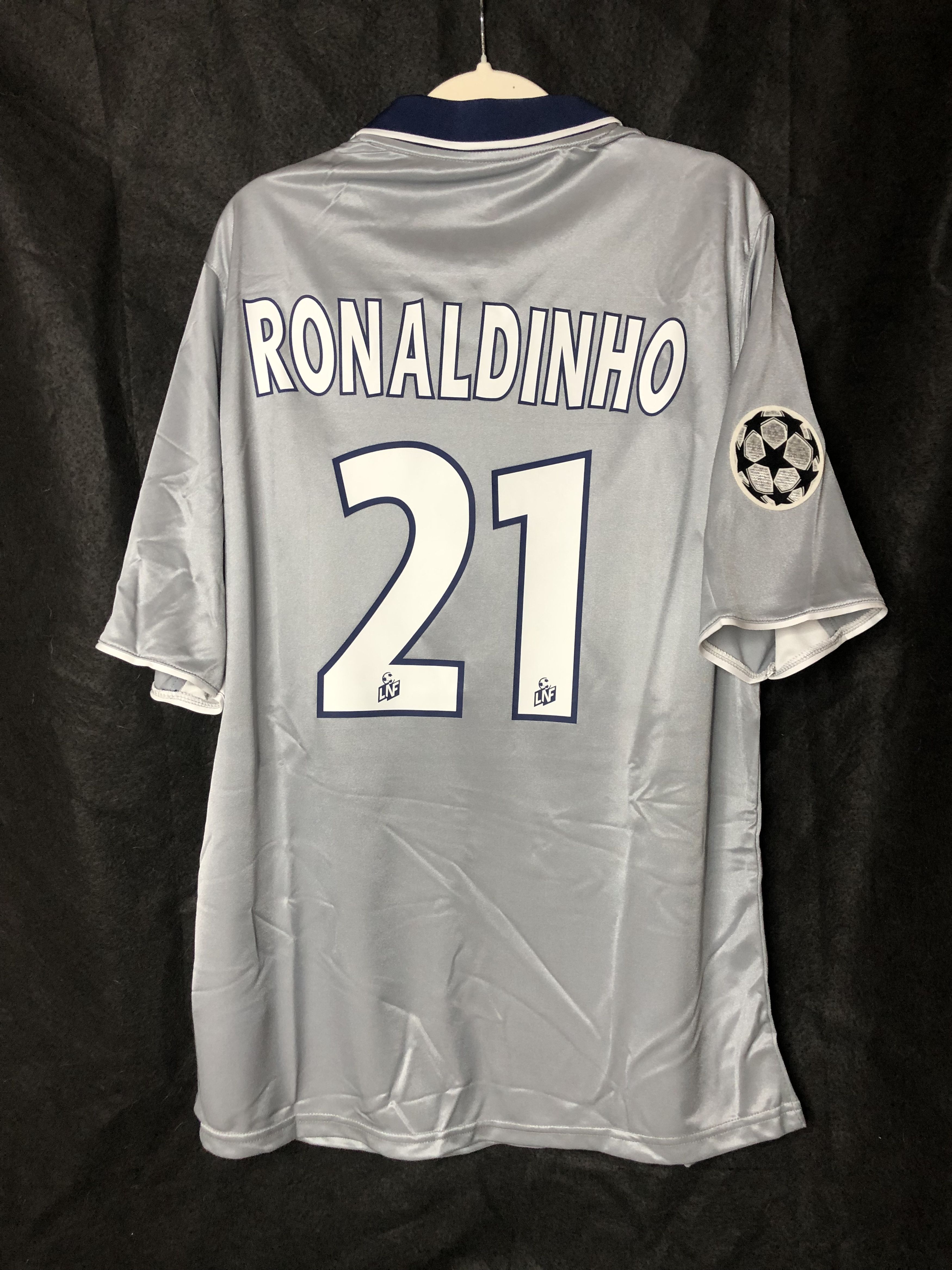 Vintage Ronaldinho Gray #21 Vintage Soccer Jersey Size US XL / EU 56 / 4 - 1 Thumbnail