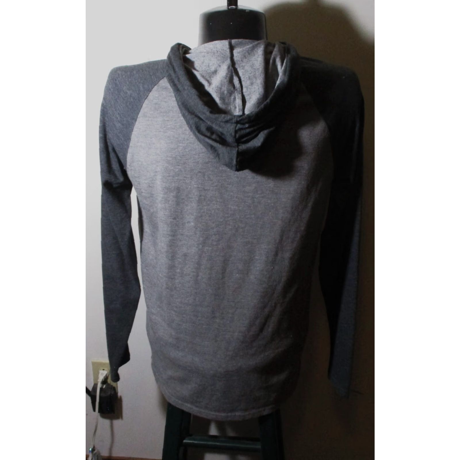 Oakley OAKLEY Hoodie Men's L Gray Long Sleeve V-Neck Drawstring Size US L / EU 52-54 / 3 - 6 Thumbnail