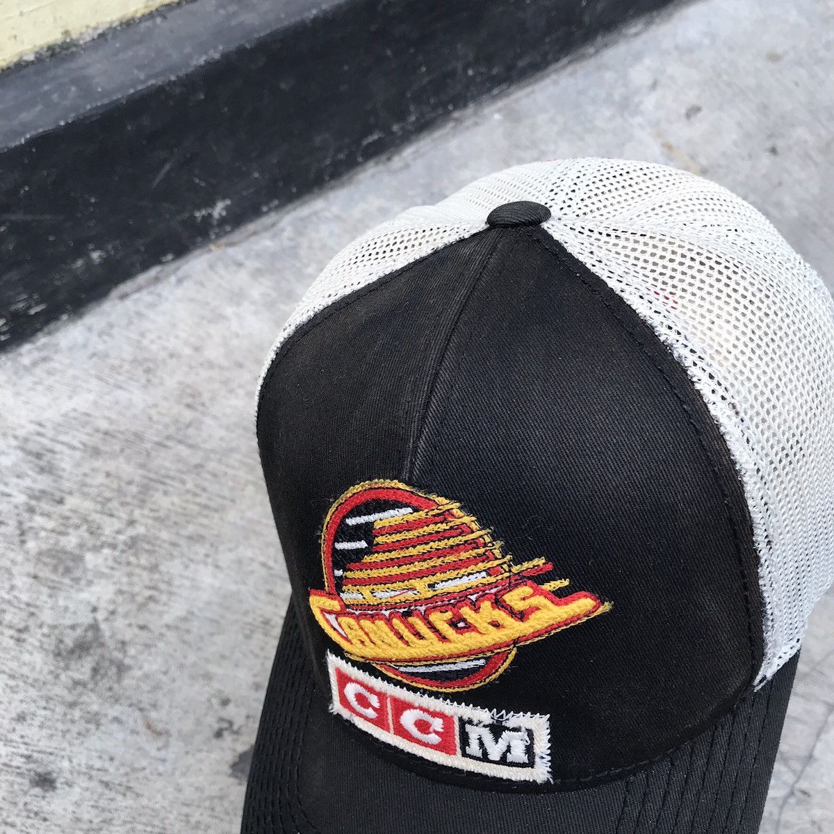 Ccm CCM X NHL CANUCKS Size ONE SIZE - 4 Thumbnail