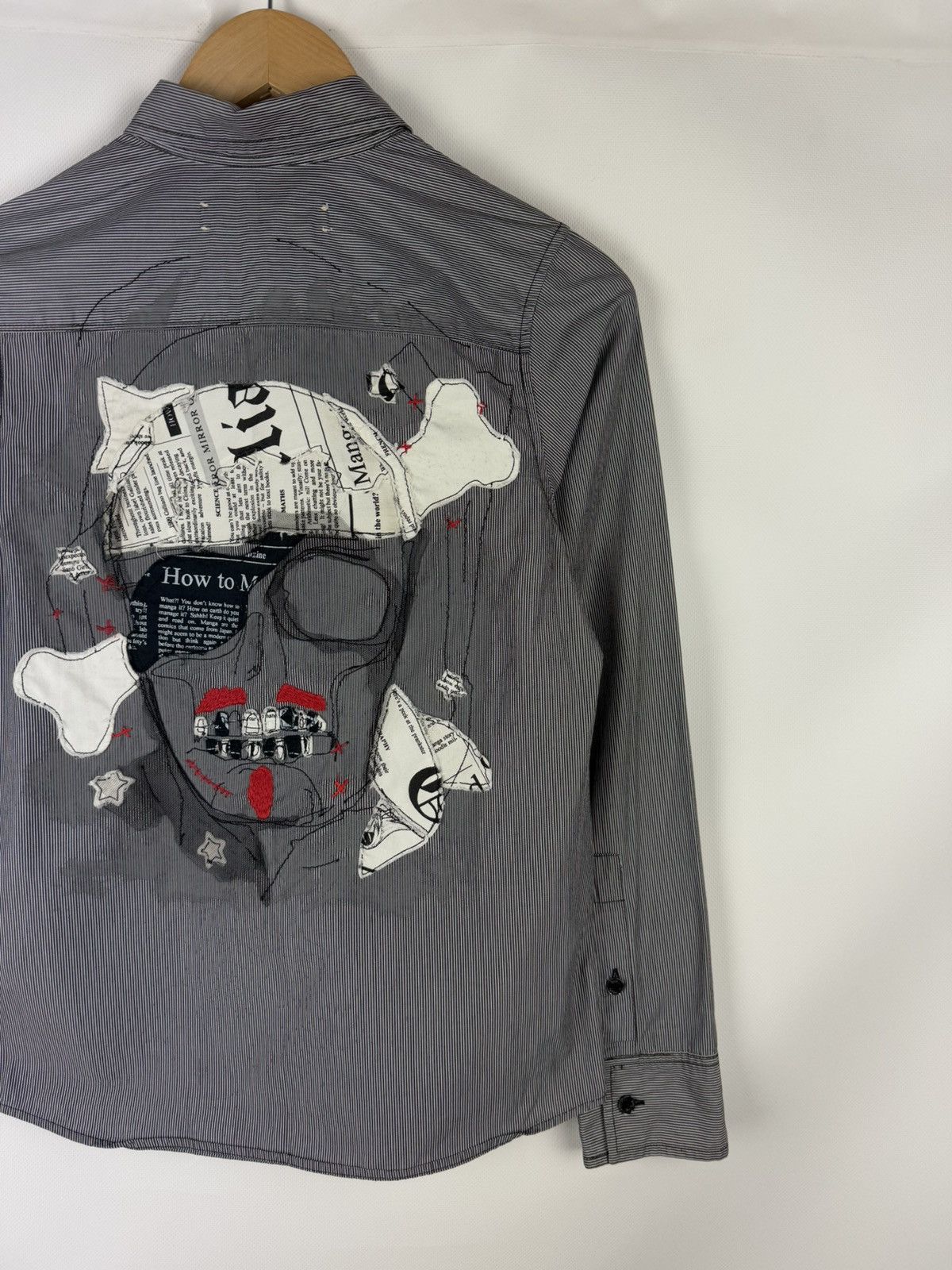 John Galliano John Galliano Long Sleeve Newspaper Print Button Up Shirt Size XS / US 0-2 / IT 36-38 - 18 Thumbnail