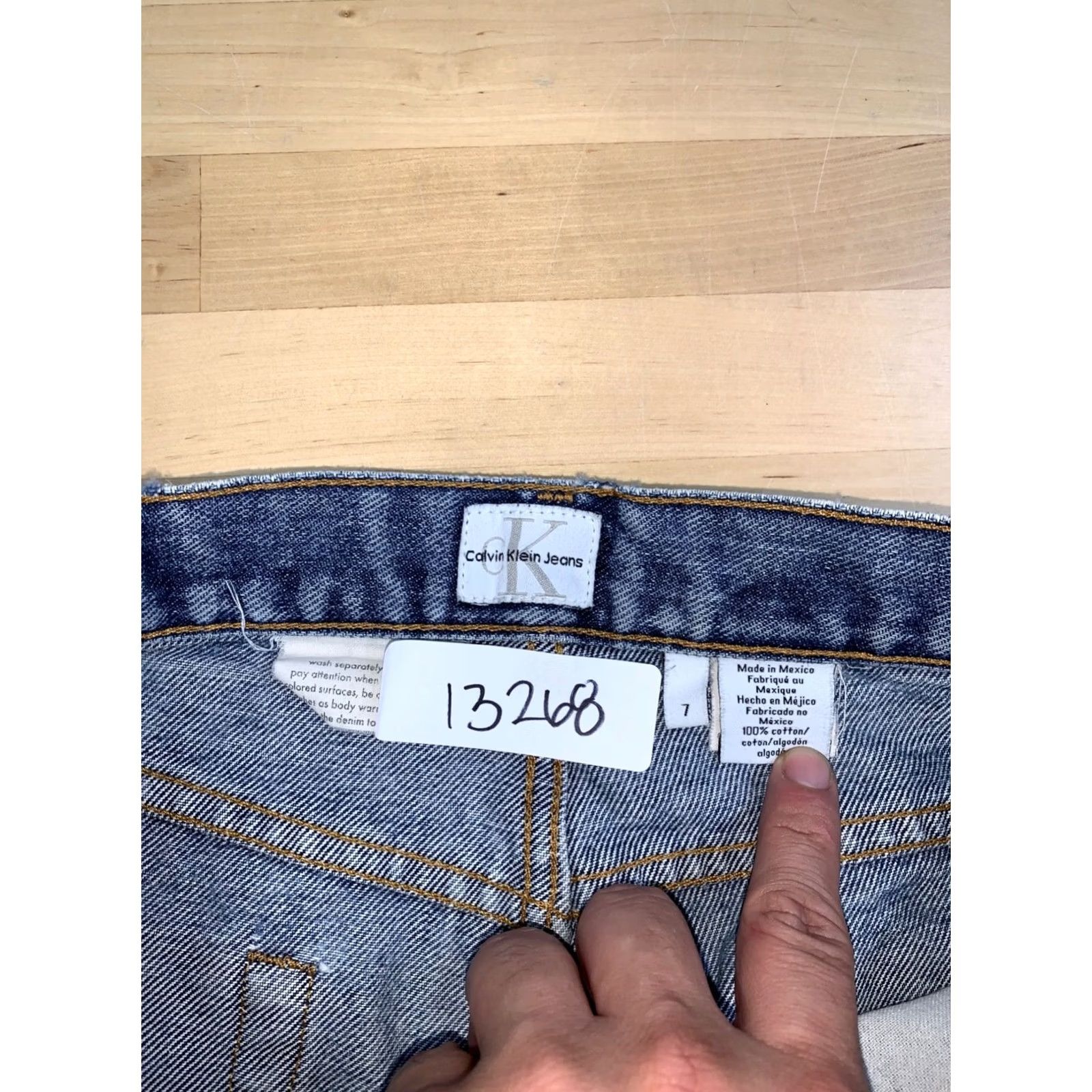 Calvin Klein Calvin Klein Women 7 Blue Cut Off Shorts 3" Inseam Casual Distress Size 28" / US 6 / IT 42 - 2 Thumbnail