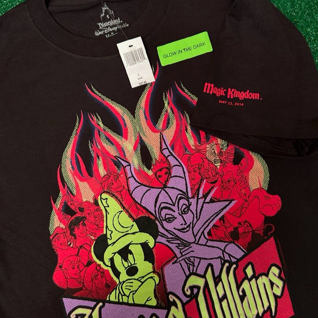 Disney VINTAGE Disney World Mickey Mouse Villains Halloween Shirt Mens Small Black 2014 Fantasmic New NWT Size US S / EU 44-46 / 1 - 3 Thumbnail