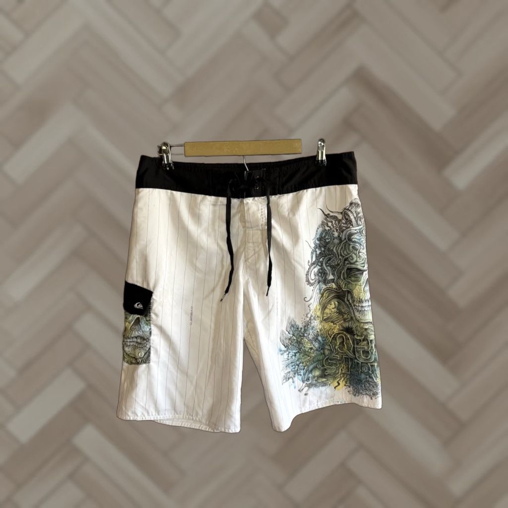 Quiksilver VINTAGE Quiksilver Mens White Boardshorts Skull Graphic Drawstring Size 34 Size ONE SIZE - 1 Thumbnail