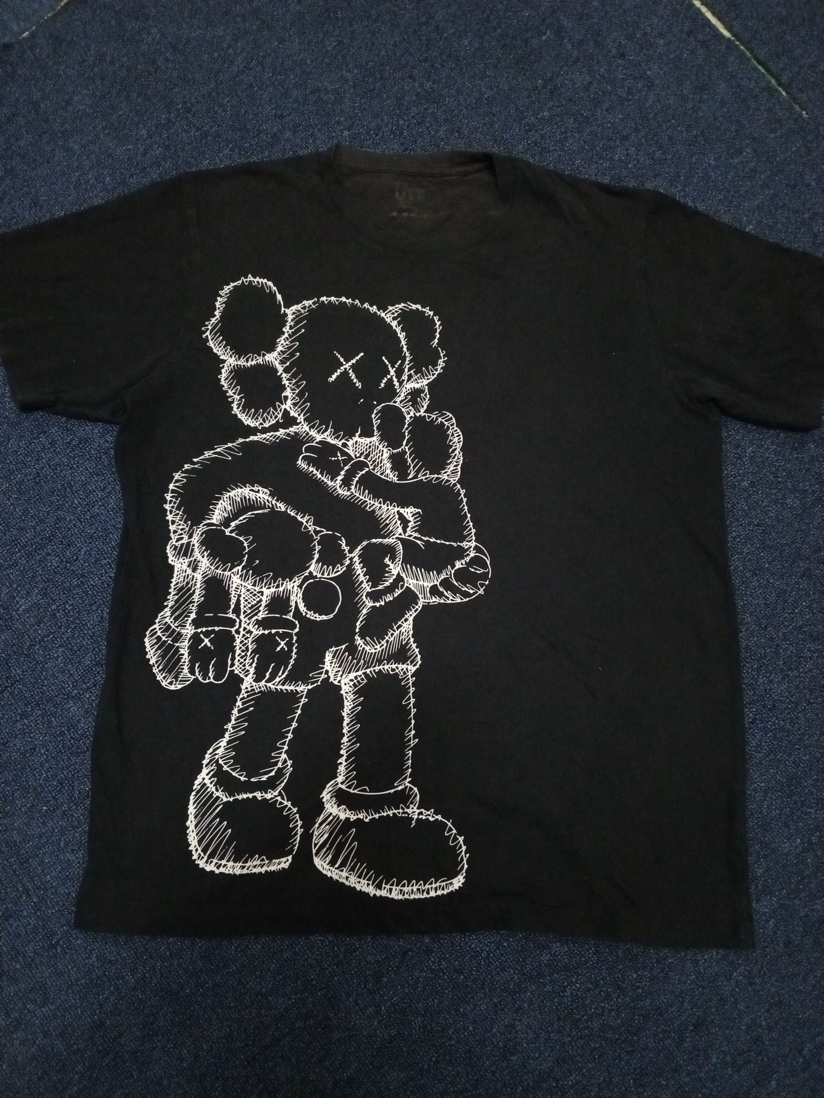 Kaws × Uniqlo UNIQLO❌KAWS BIG PHOTO TEE Size US L / EU 52-54 / 3 - 1 Thumbnail