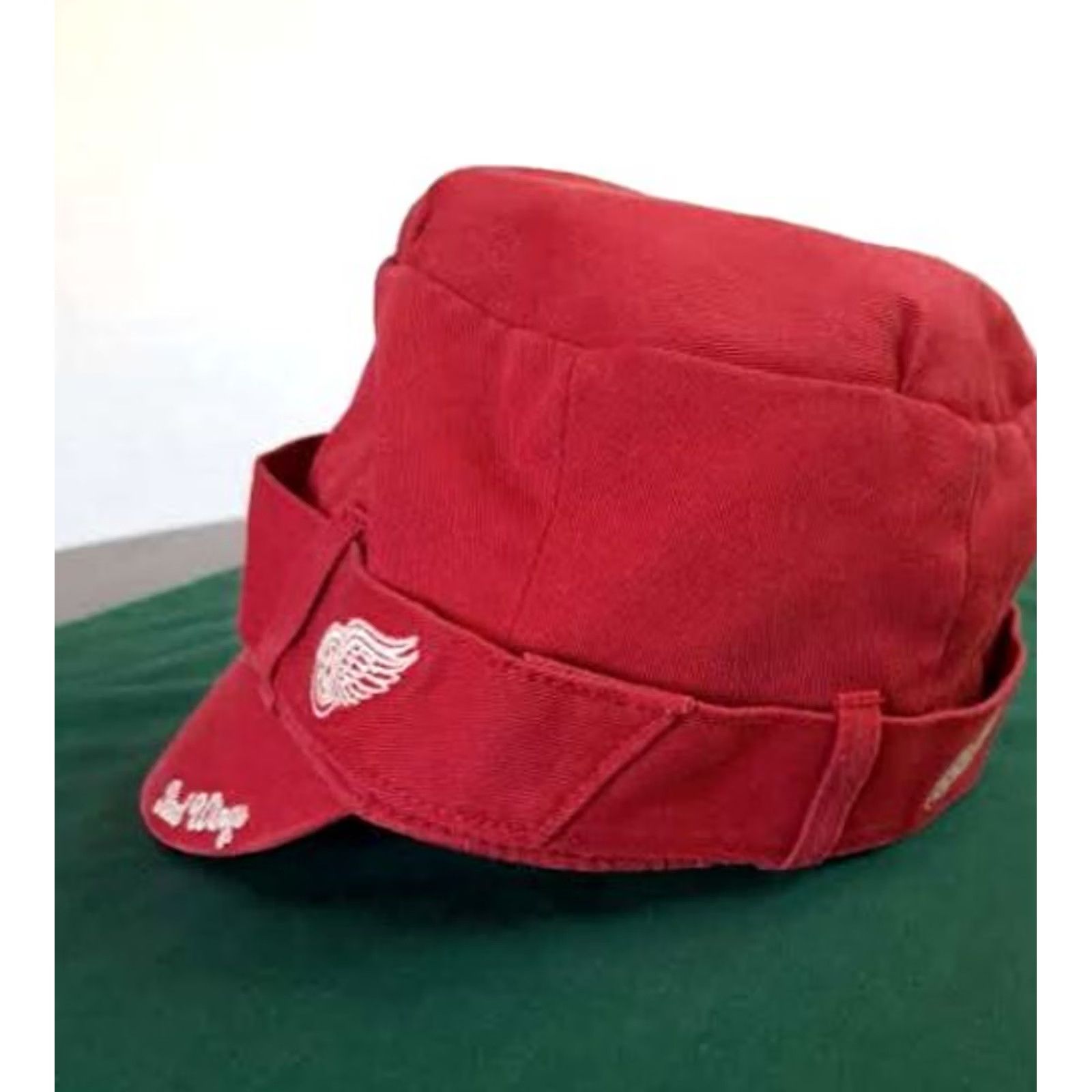 47 logo 47 Hat Womens 7 1/4 Red Pre Owned Woman Detroit Wings Fitted Cabbie Size ONE SIZE - 2 Thumbnail
