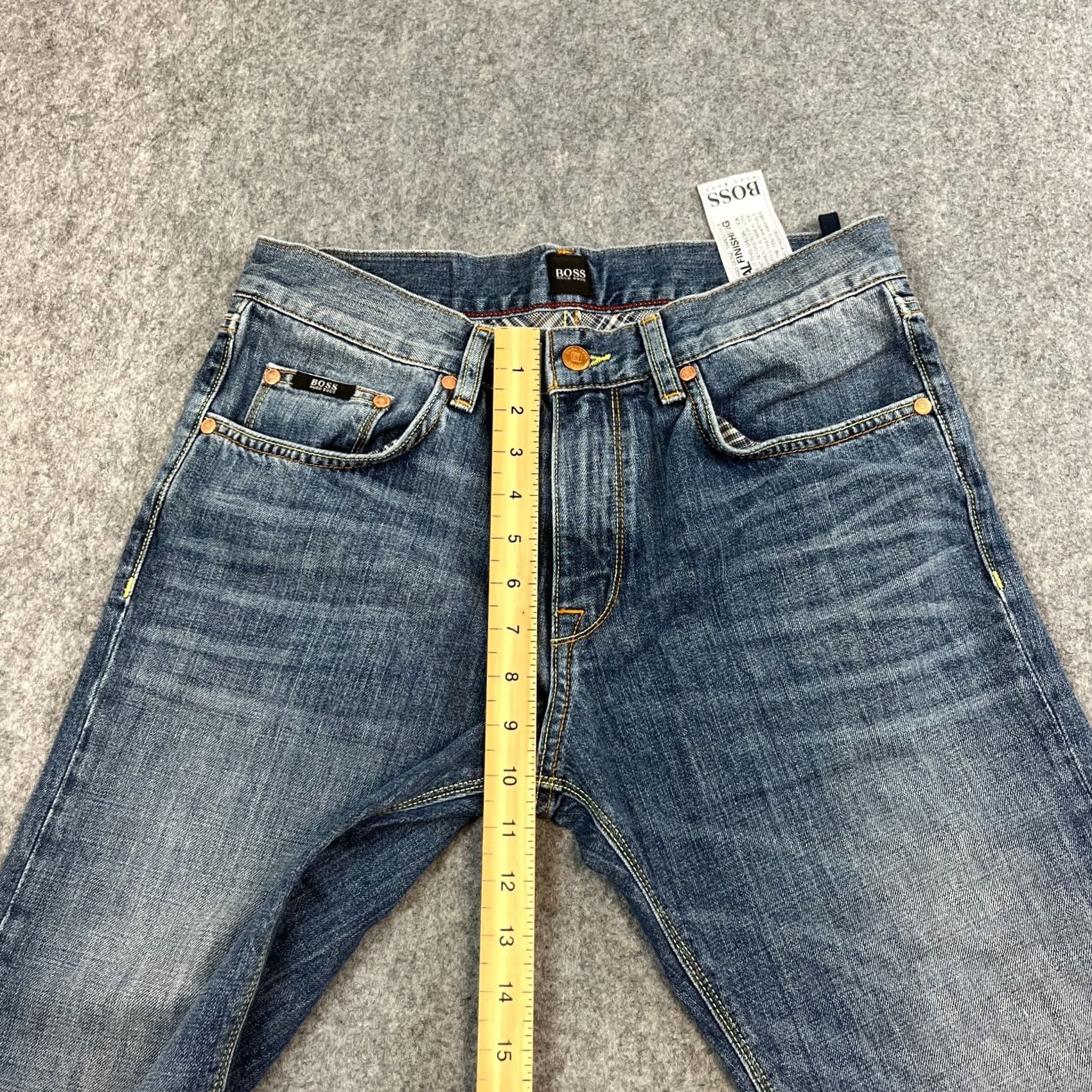 Hugo Boss HUGO BOSS Jeans Regular Straight 30 30 Mid Wash Blue Whiskers 100% Cotton Mens Jeans Regular 30in Blue Vintage: No Size US 30 / EU 46 - 5 Thumbnail