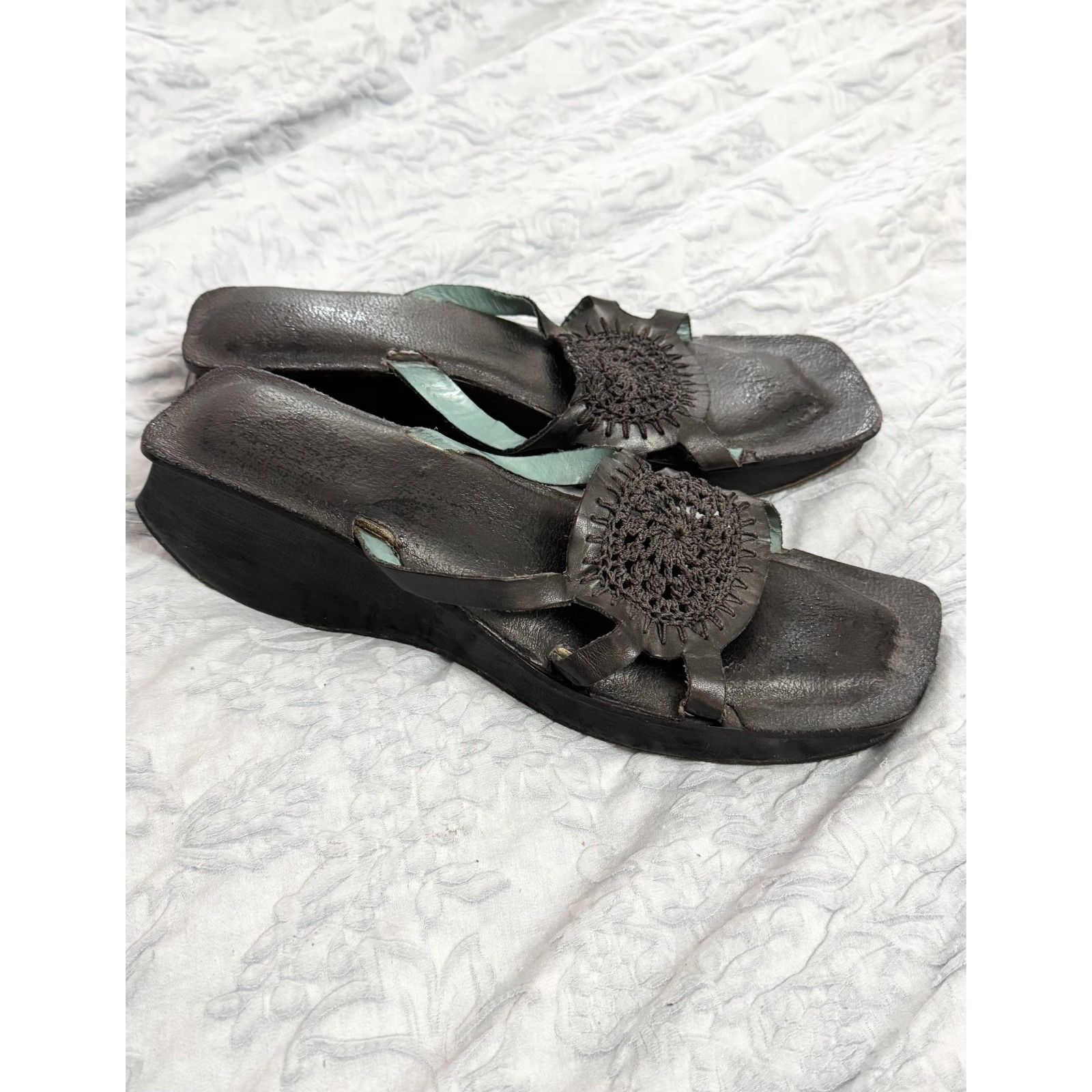 Bcbgmaxazria Vintage BCBG MAX AZRIA Black Print Block Heel Slide Sandals Size US 10 / IT 40 - 4 Thumbnail