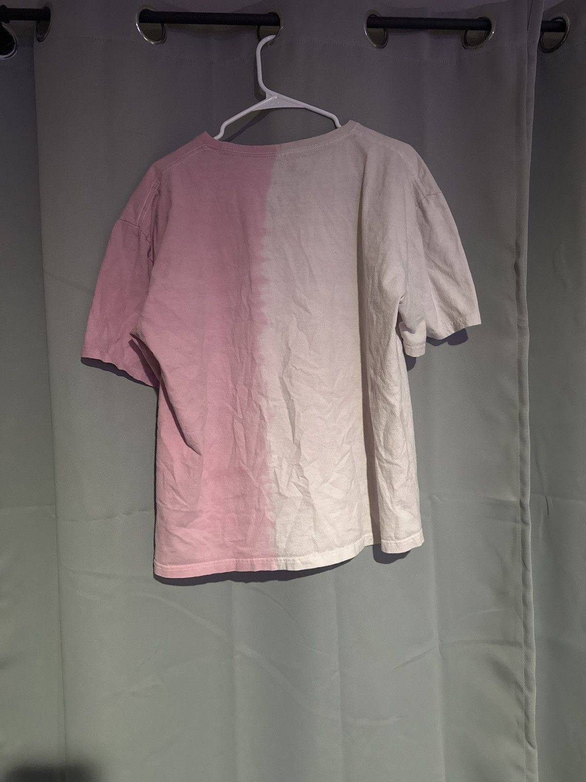 Band Tees Def leppard pink & white tee Size US M / EU 48-50 / 2 - 3 Thumbnail