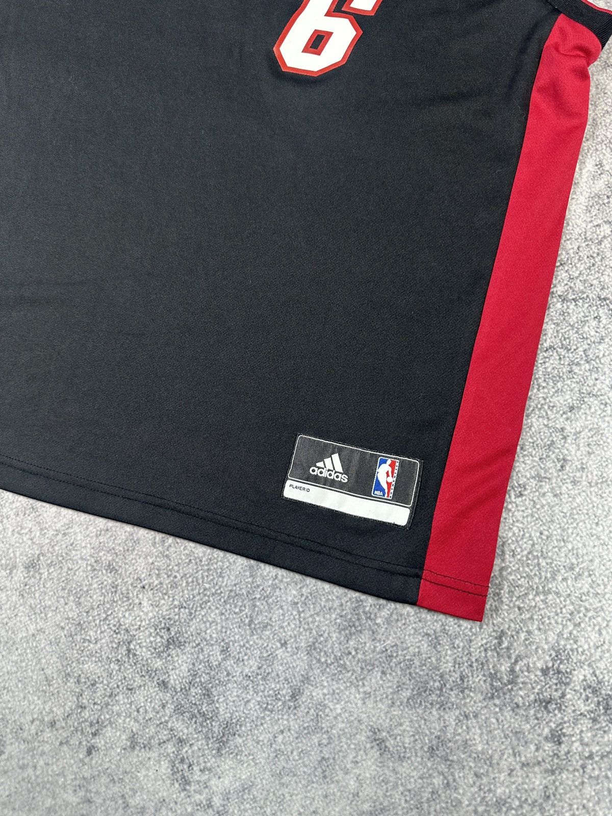 Adidas Vintage Adidas Miami Heat 6 James Basketball Jersey USA L Size US L / EU 52-54 / 3 - 2 Thumbnail