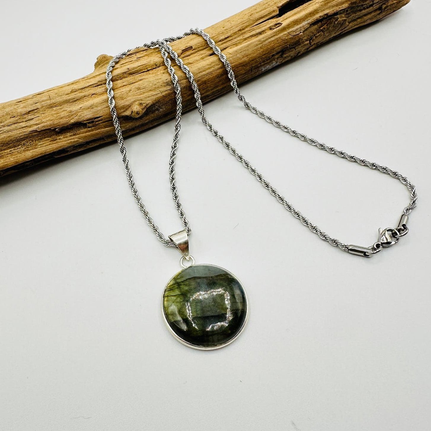 The Unbranded Brand Labradorite Pendant Rope Chain Necklace Size ONE SIZE - 2 Thumbnail