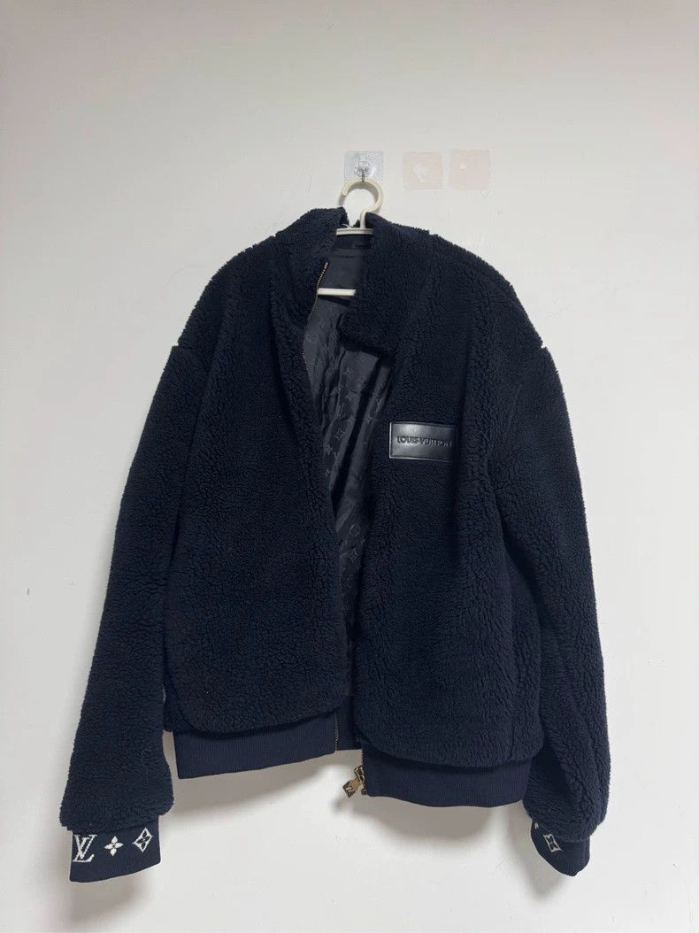 Louis Vuitton Louis Vuitton Dark blue teddy fleece jacket Size US XL / EU 56 / 4 - 1 Thumbnail