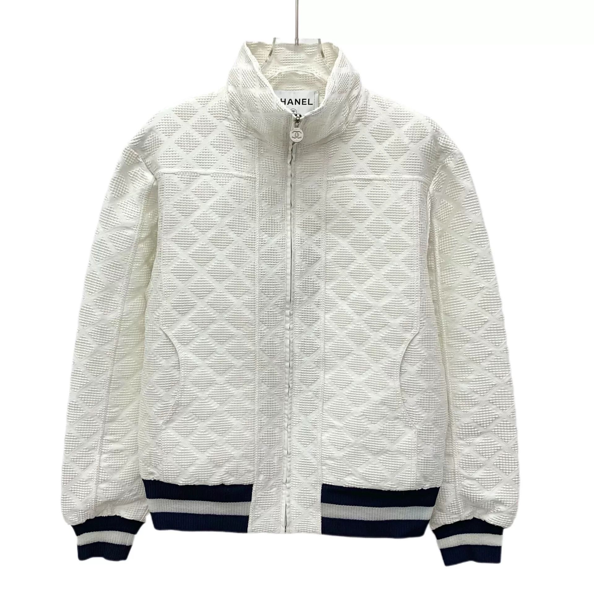 Chanel Chanel Quilted Plaid White Jacket S Women Size S / US 4 / IT 40 - 1 Thumbnail