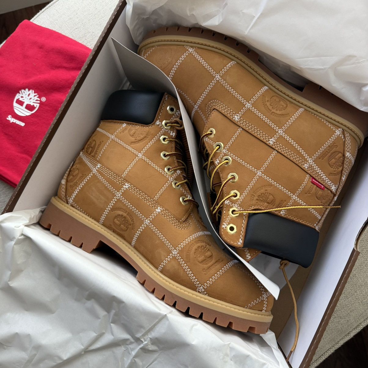 Supreme × Timberland Supreme FW25 Timberland 6” Premium Waterproof Boot Wheat 10 Size US 10 / EU 43 - 2 Thumbnail