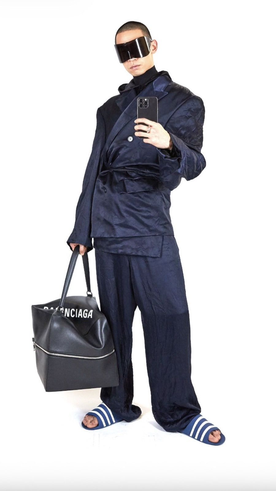Balenciaga New Fall 23 Crinkled Satin Baggy Pant [M] Size US 32 / EU 48 - 2 Thumbnail